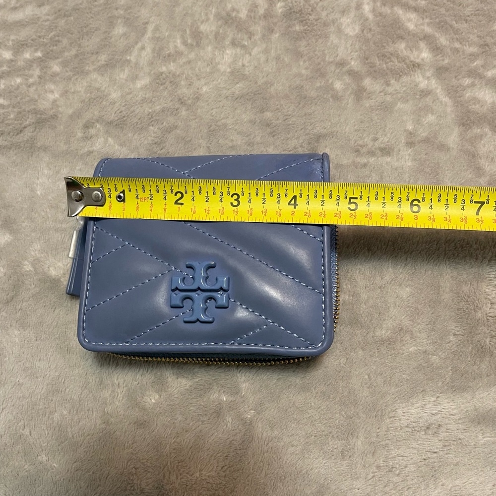 Tory Burch bi fold wallet - Picture 10 of 16